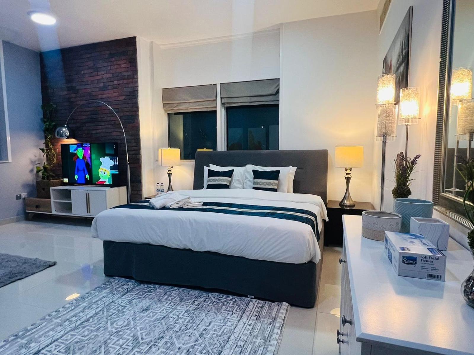 Private Rooms In 3 Bedroom Apartment Skynest Homes Marina Pinnacle Дубай Экстерьер фото