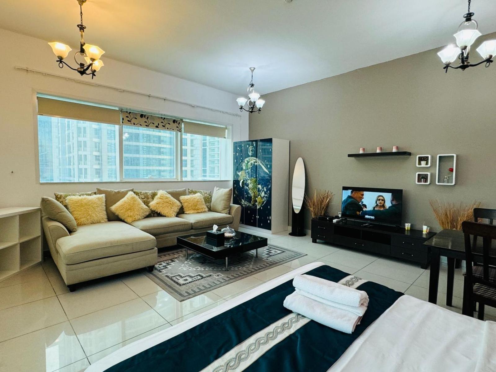 Private Rooms In 3 Bedroom Apartment Skynest Homes Marina Pinnacle Дубай Экстерьер фото